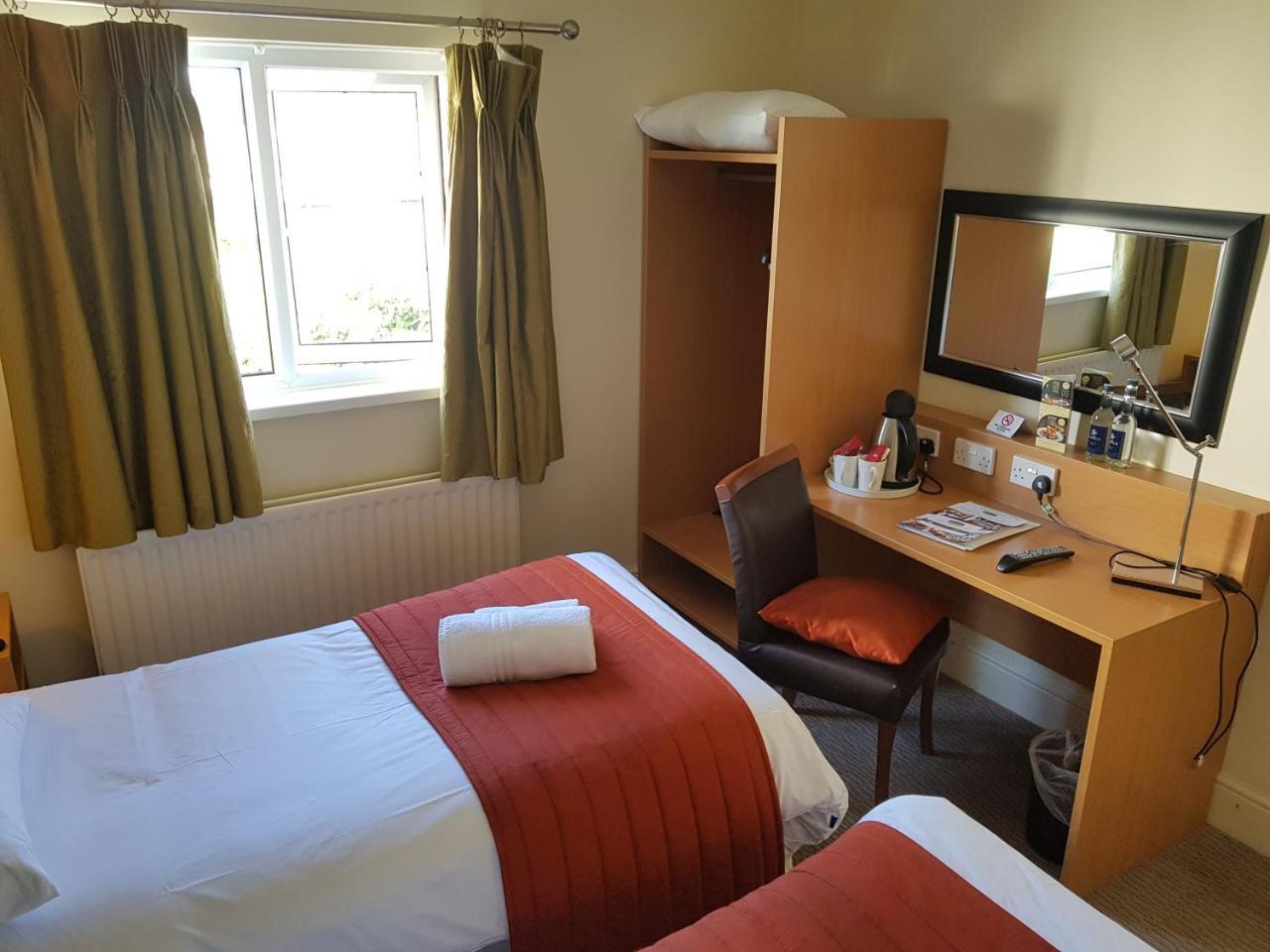 Hotel Rose And Crown à Porthcawl Extérieur photo